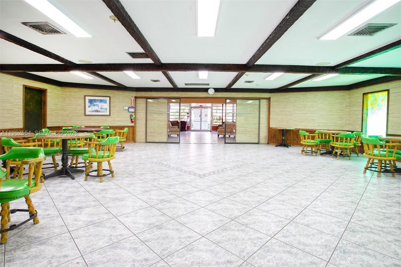 4151 NW 41st St , Unit 301, Lauderdale Lakes, FL 33319 Photo