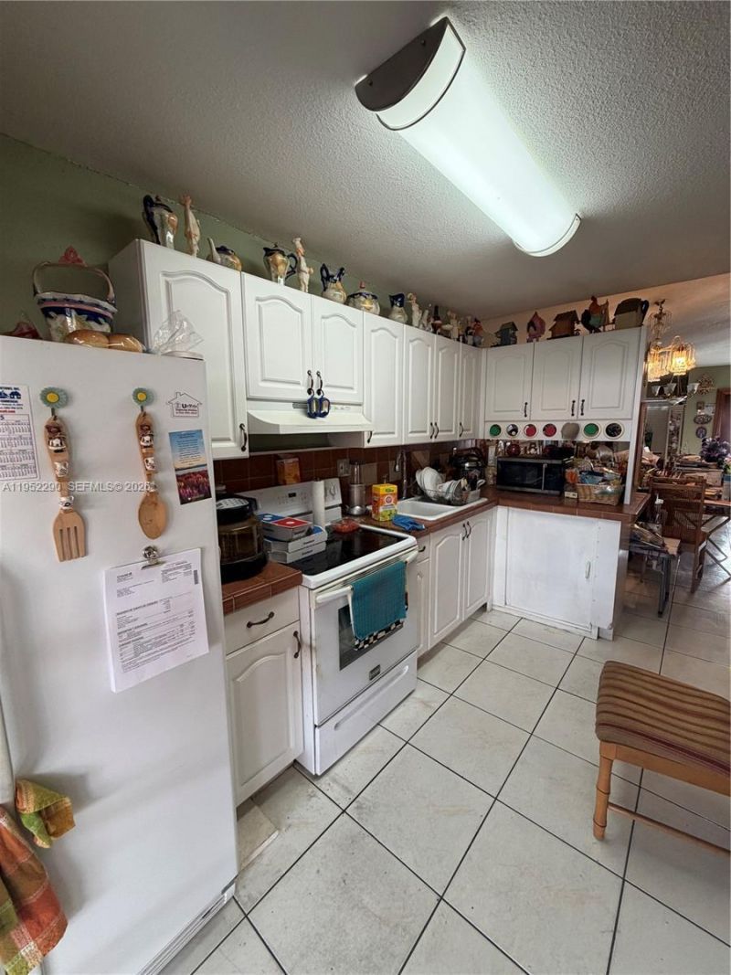 9069 NW 121st Ter, Unit 81, Hialeah Gardens, FL 33018 Photo