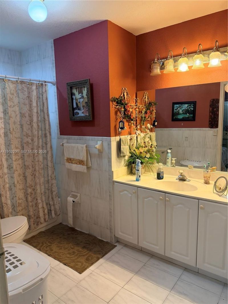 9069 NW 121st Ter, Unit 81, Hialeah Gardens, FL 33018 Photo