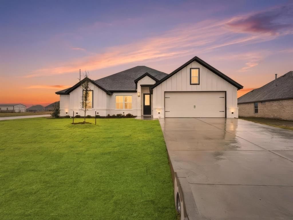 11601 Caracal Drive, Godley, TX 76044 Main Photo