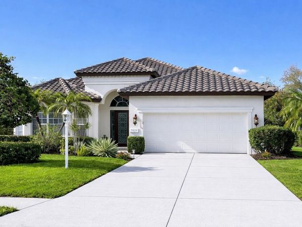 7029 LENNOX PLACE, UNIVERSITY PARK, FL 34201