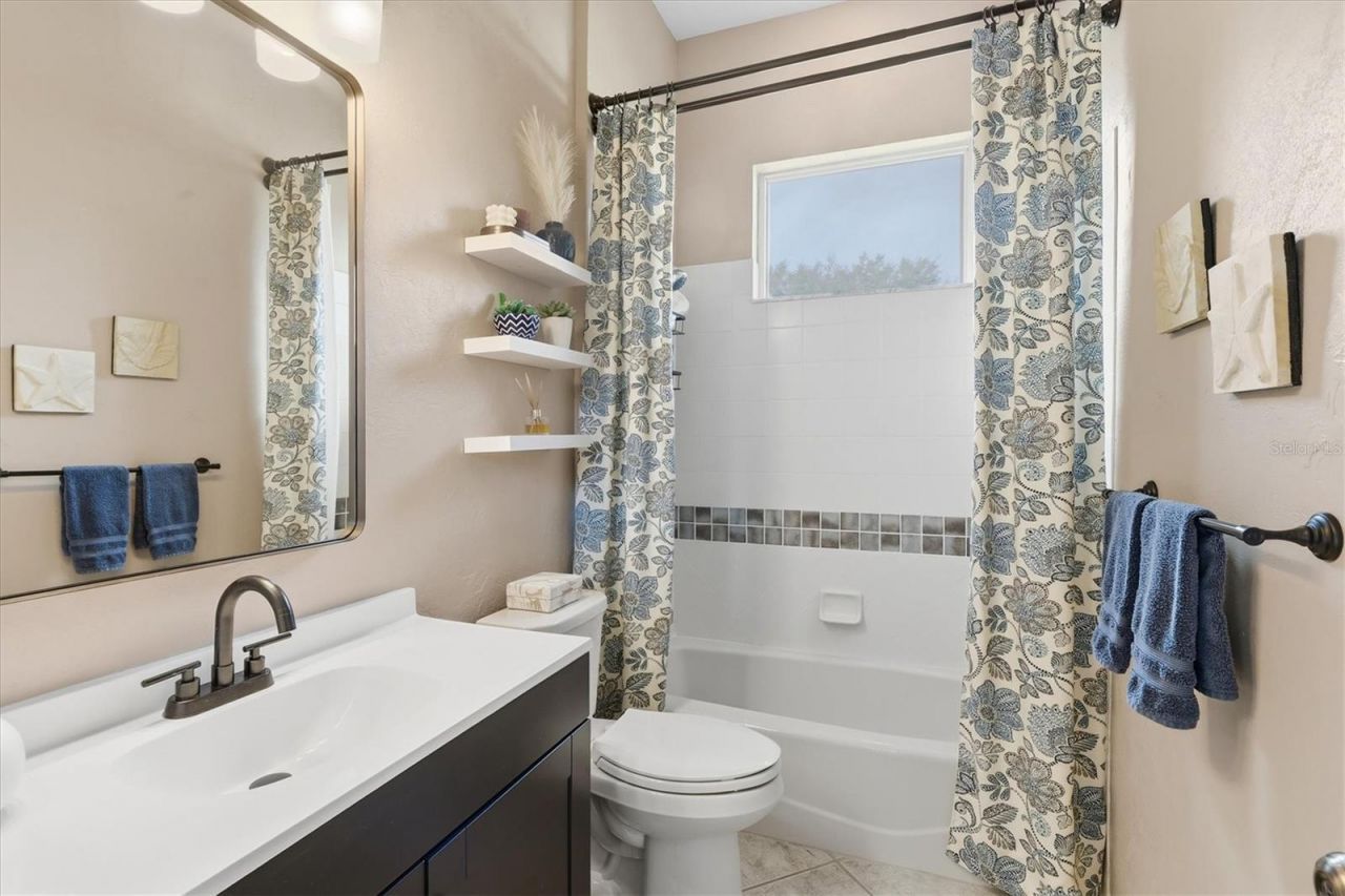 7029 Lennox Place, University Park, FL 34201 Photo