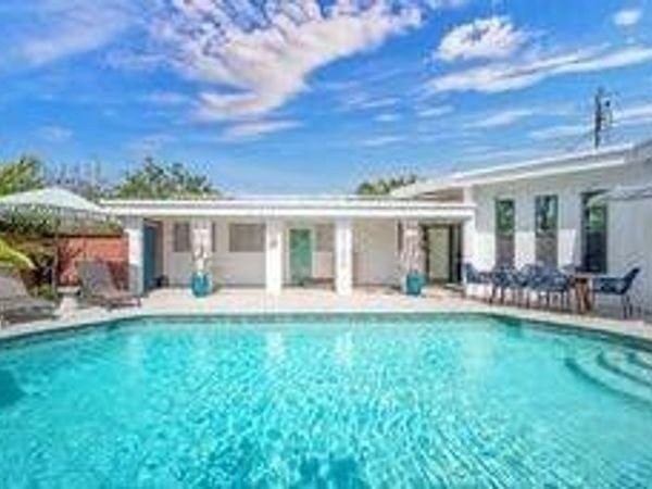 226 Corsair Avenue, Lauderdale-By-The-Sea, FL 33308