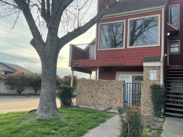 9821 Walnut Street, Unit 205, Dallas, TX 75243