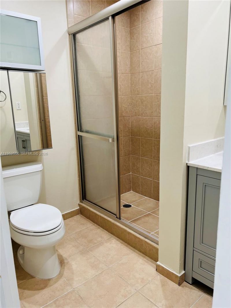 8000 Fairview Dr, Unit 310, Tamarac, FL 33321 Photo