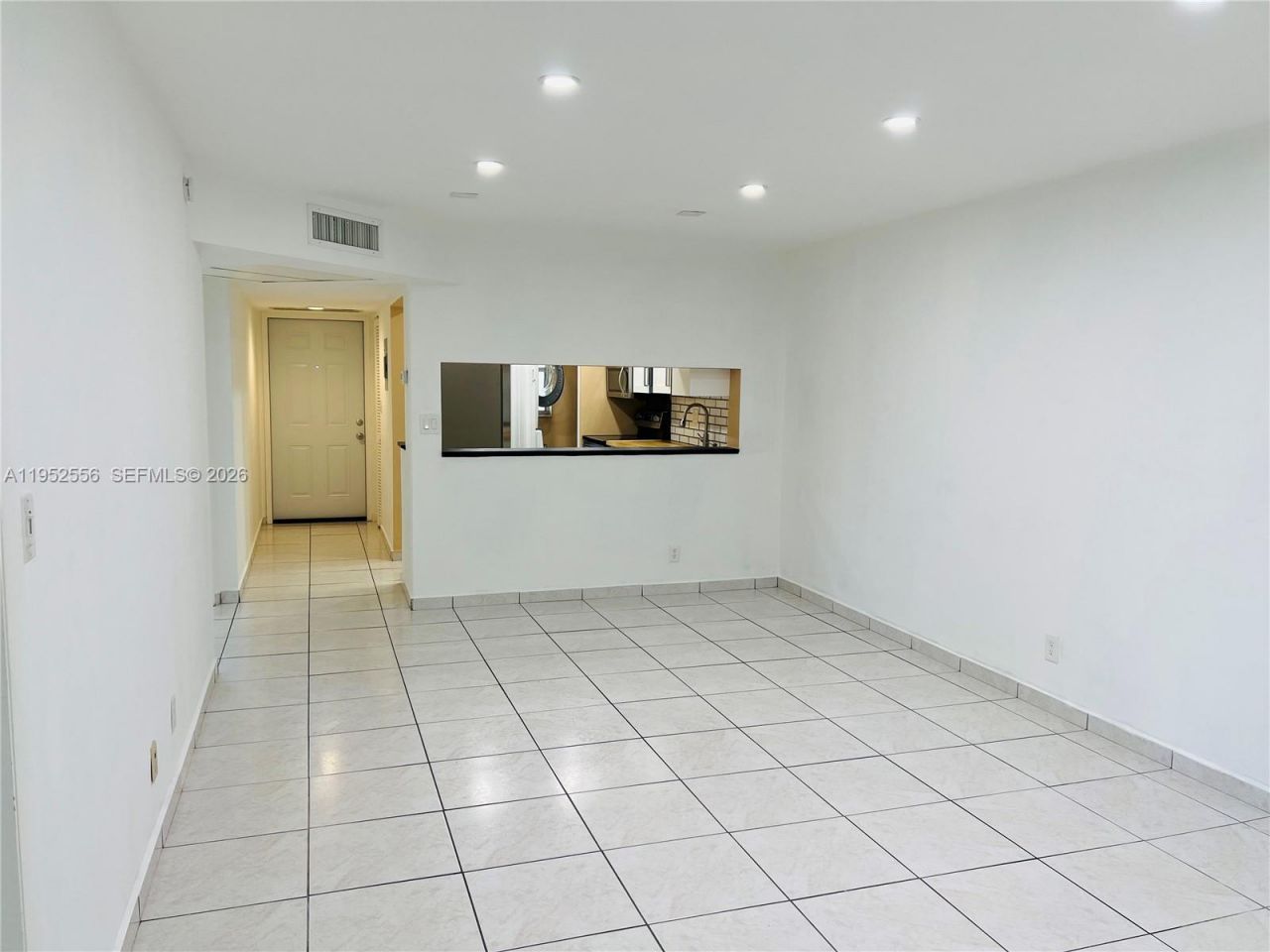 8000 Fairview Dr, Unit 310, Tamarac, FL 33321 Photo