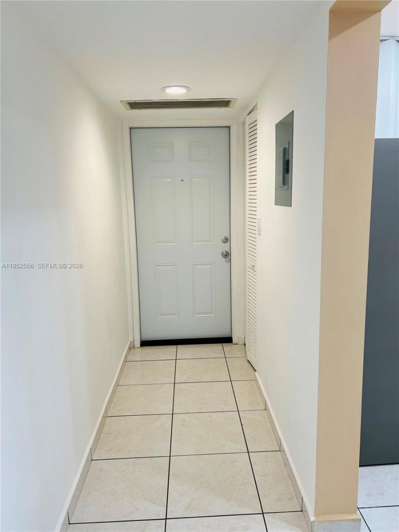 8000 Fairview Dr, Unit 310, Tamarac, FL 33321 Photo