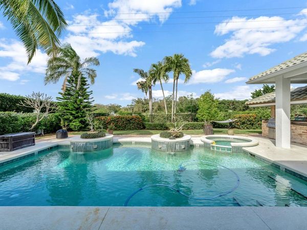 5240 Rosewood Ln, Vero Beach, FL 32966