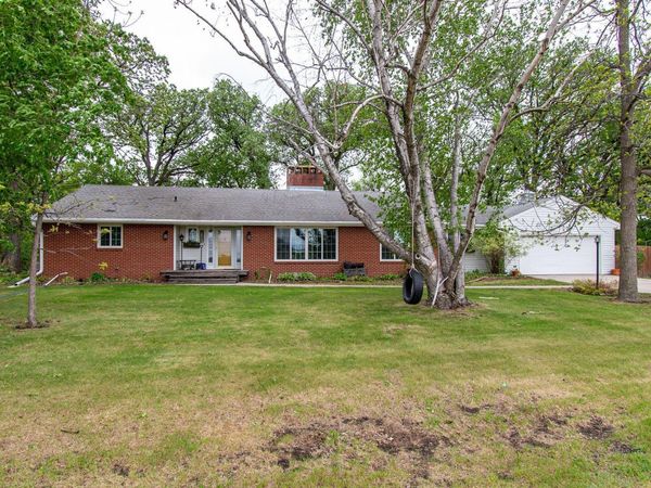 1513 40th Avenue N, Moorhead, MN 56560