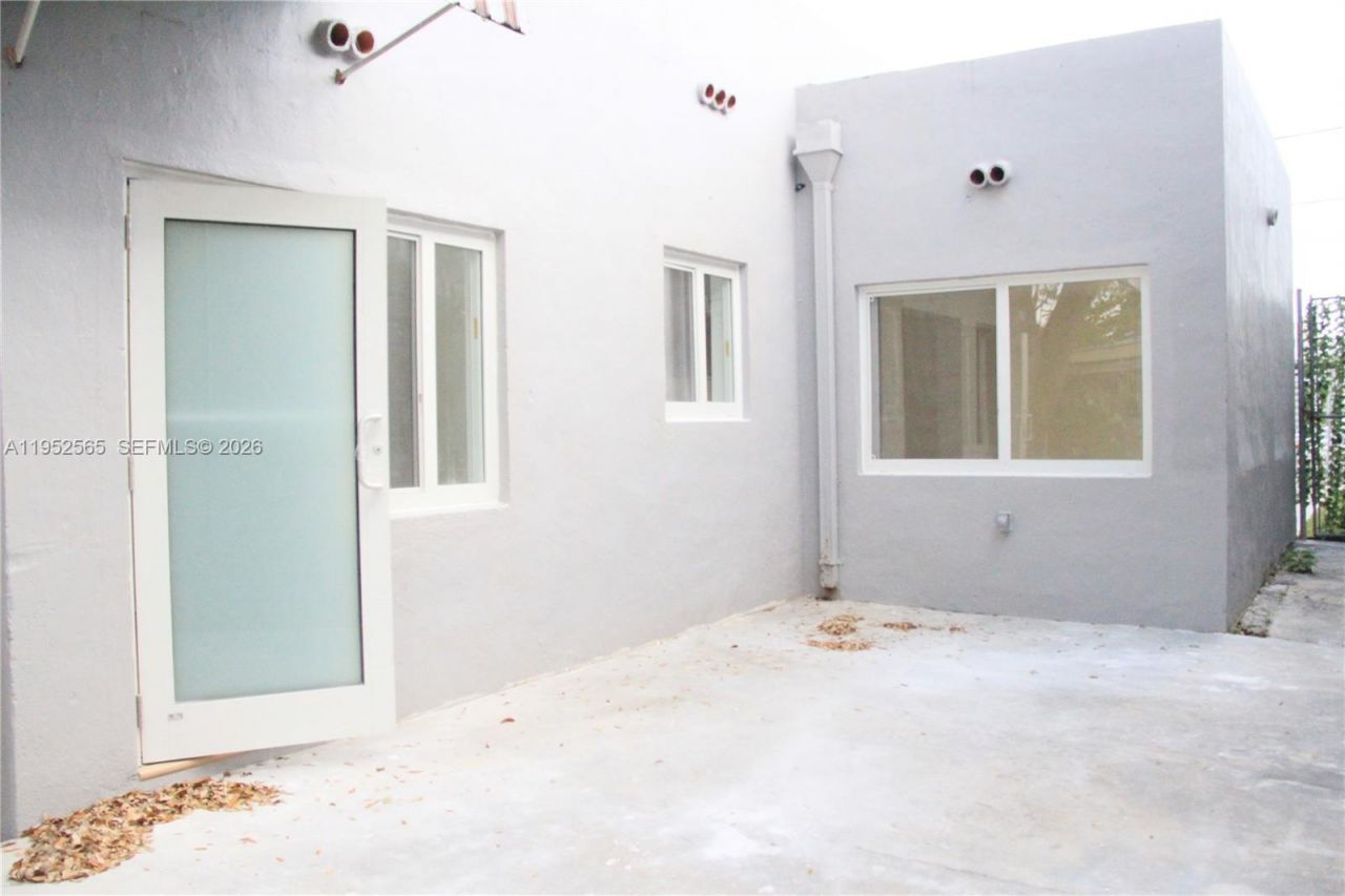 1263 NW 29th St , Miami, FL 33142 Photo