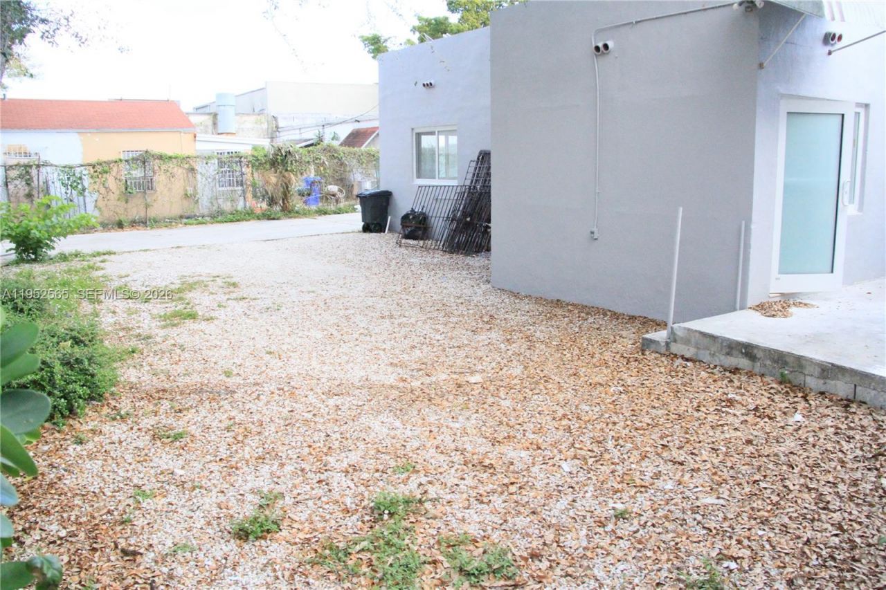 1263 NW 29th St , Miami, FL 33142 Photo