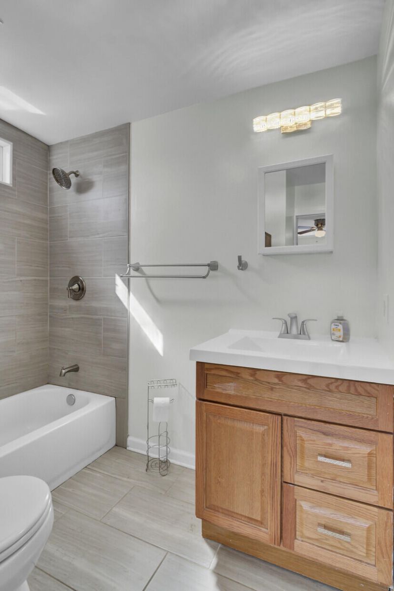 1904 Iris Street Photo 13