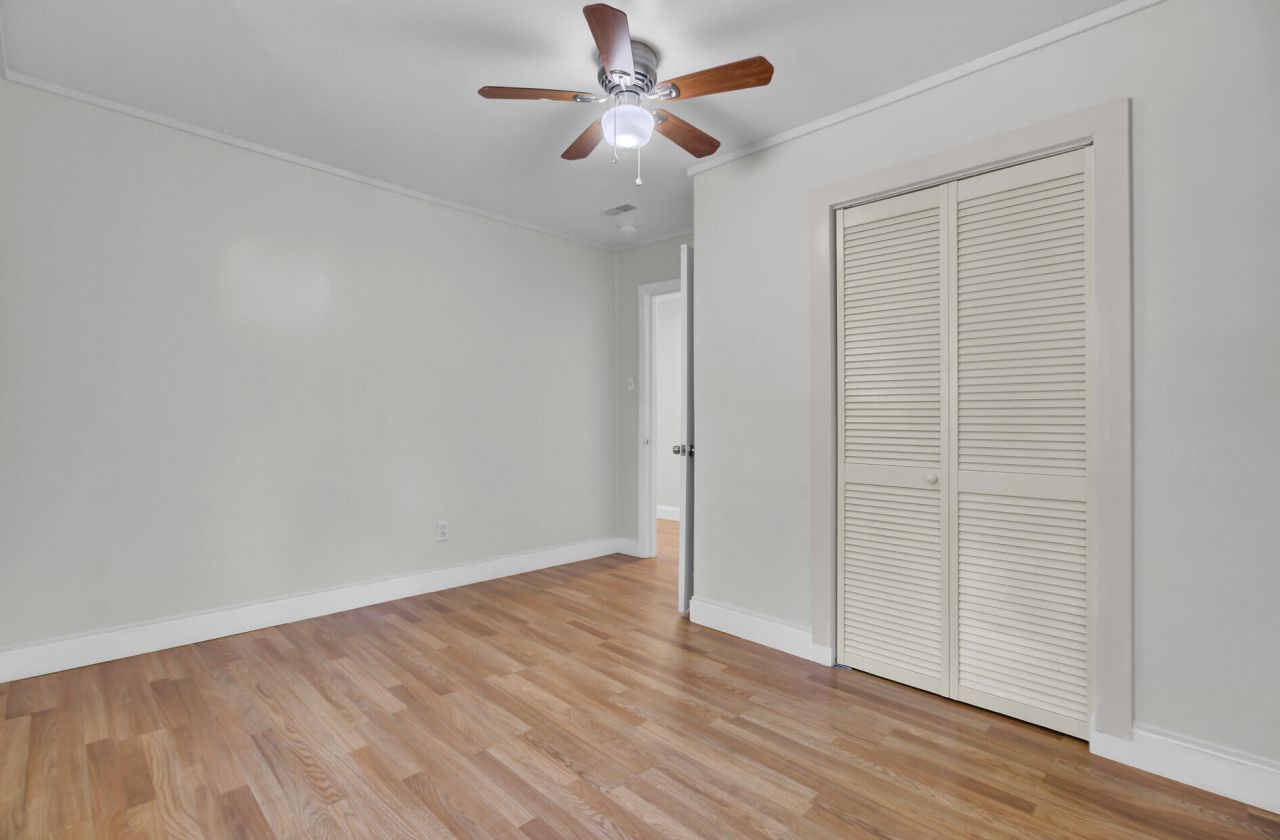 1904 Iris Street Photo 19