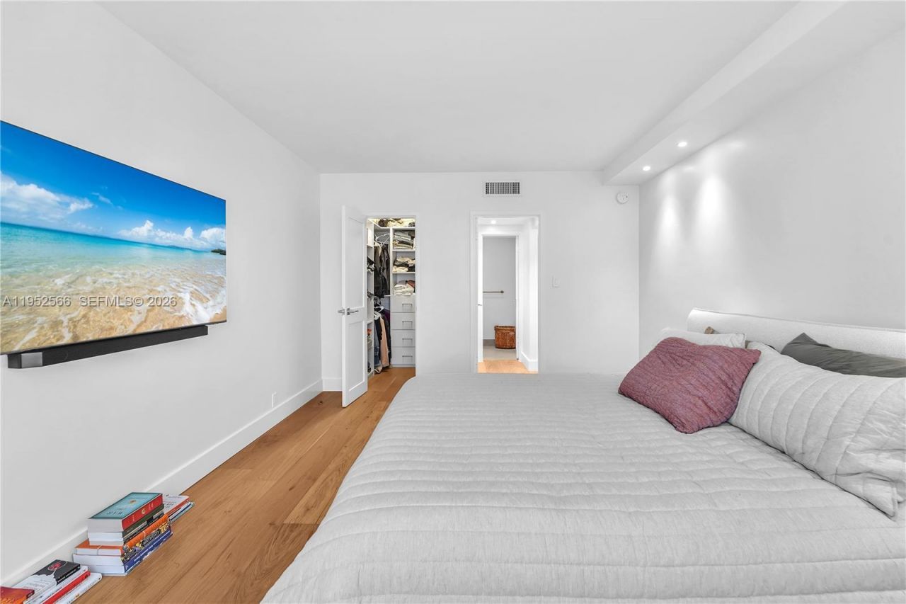 1000 West Ave, Unit 408, Miami Beach, FL 33139 Photo