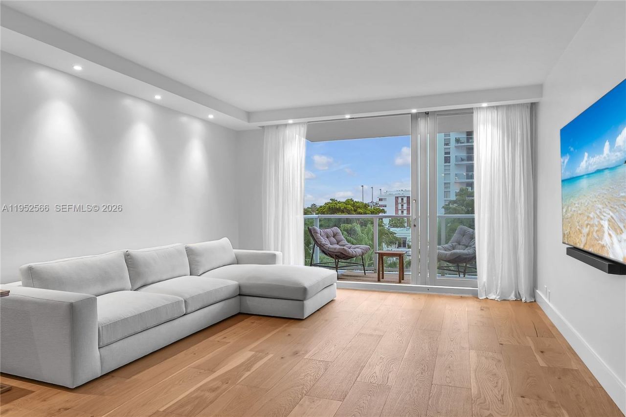 1000 West Ave, Unit 408, Miami Beach, FL 33139 Photo