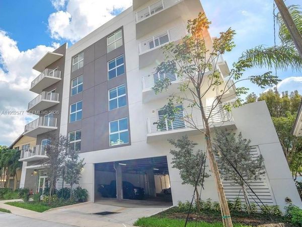 1938 Jackson St, Unit 301, Hollywood, FL 33020