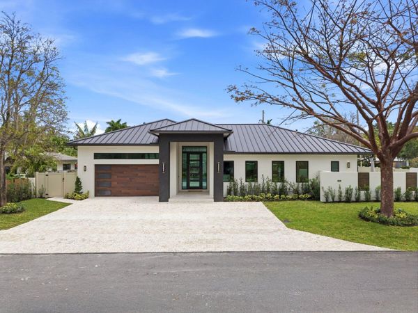 2400 NE 26th Avenue, Fort Lauderdale, FL 33305