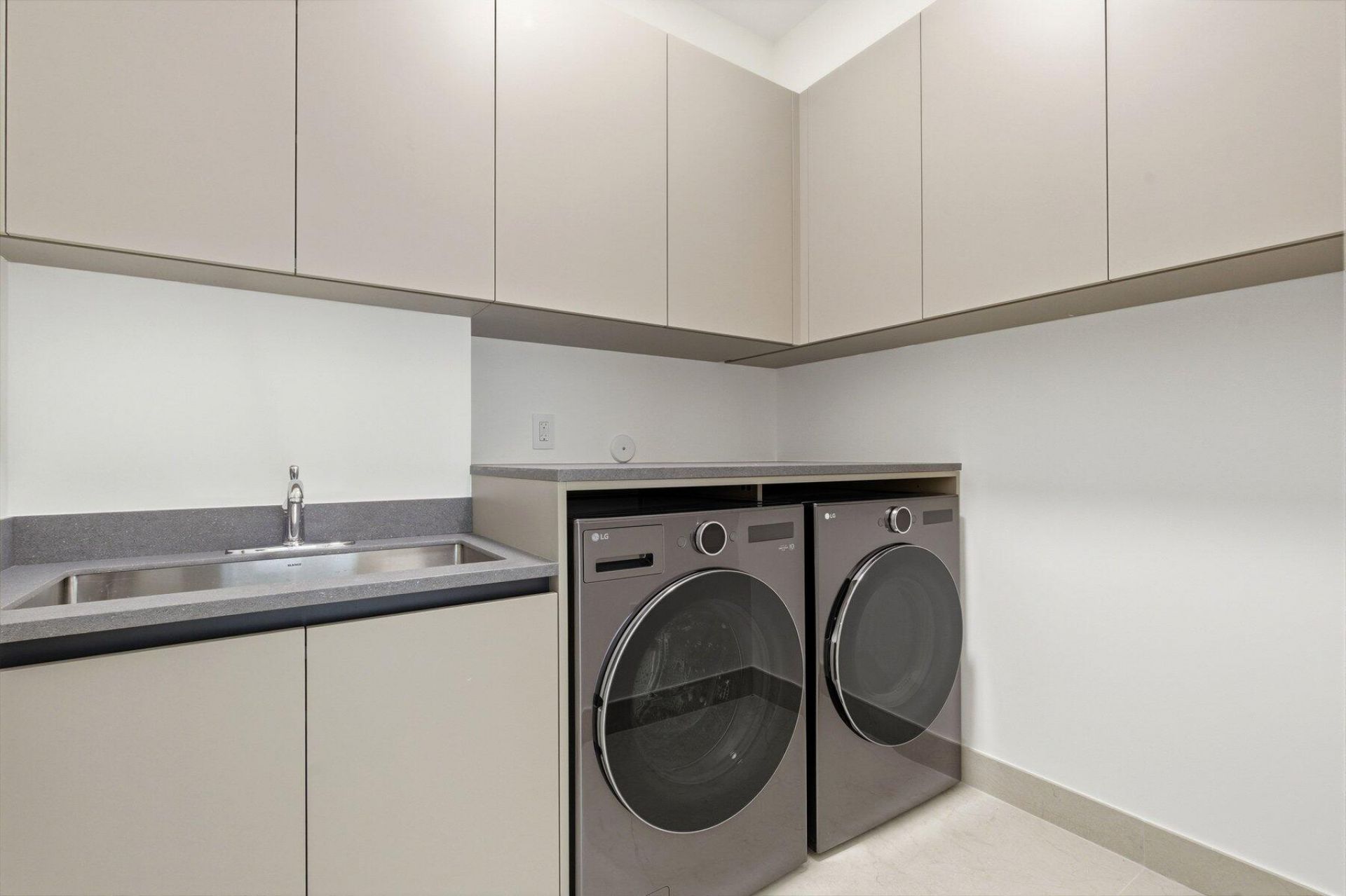2400 NE 26th Avenue, Fort Lauderdale, FL 33305 Photo