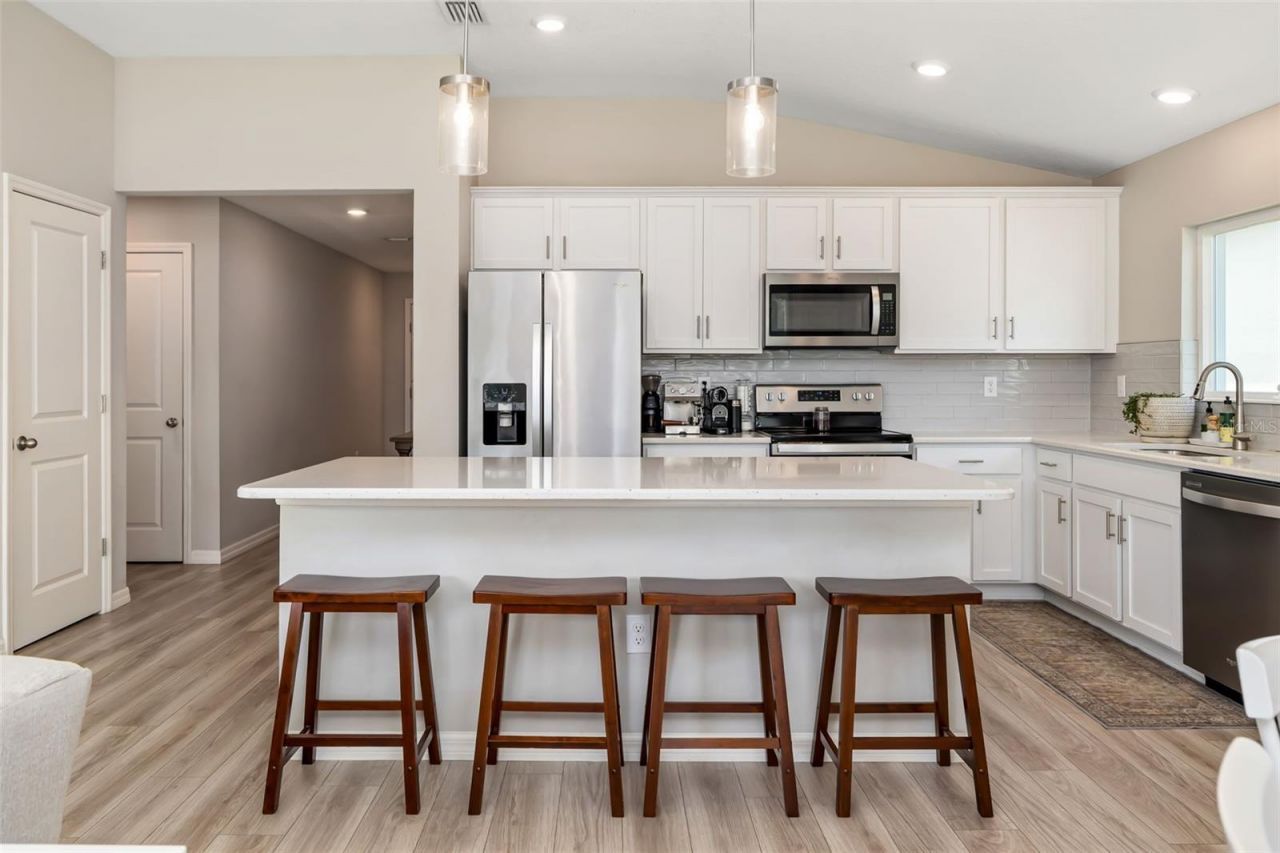 3565 74th Avenue Circle E, Sarasota, FL 34243 Photo