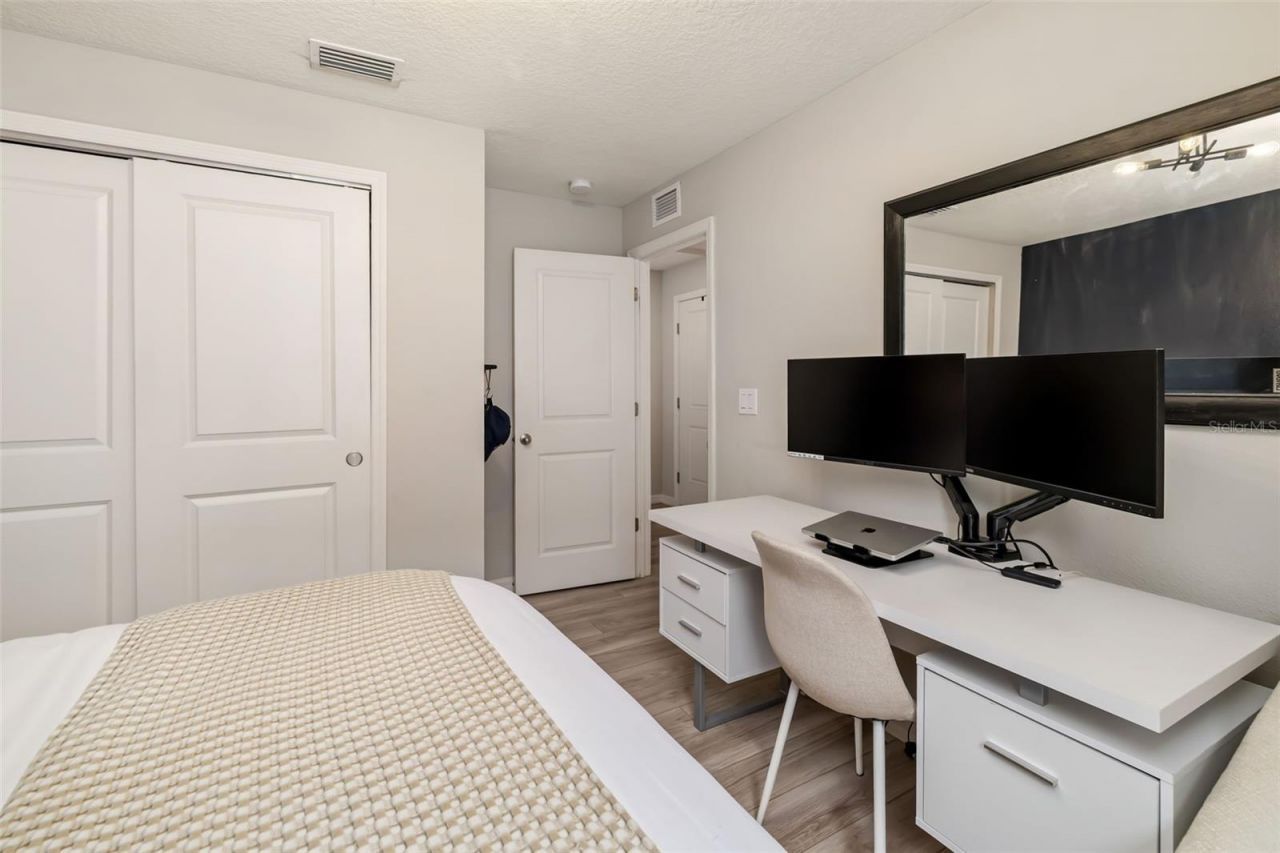 3565 74th Avenue Circle E, Sarasota, FL 34243 Photo