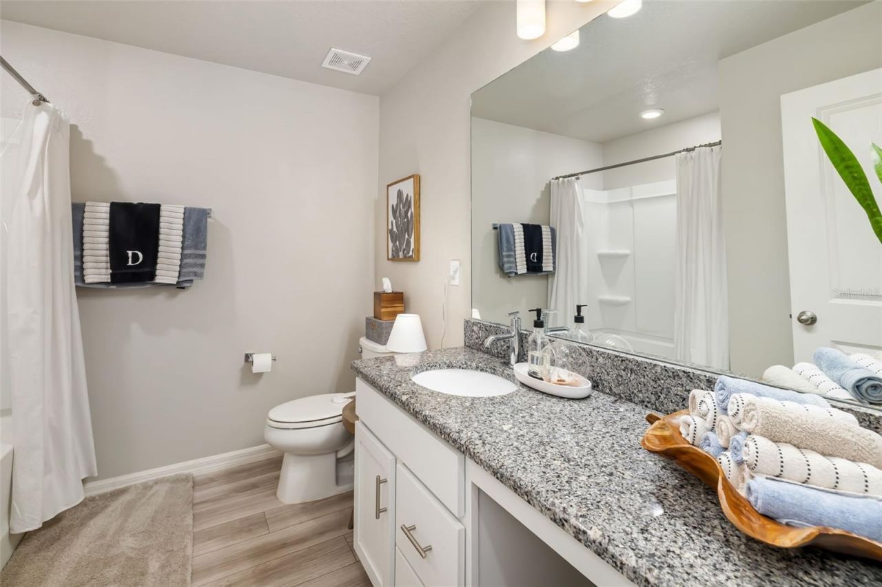 3565 74th Avenue Circle E, Sarasota, FL 34243 Photo