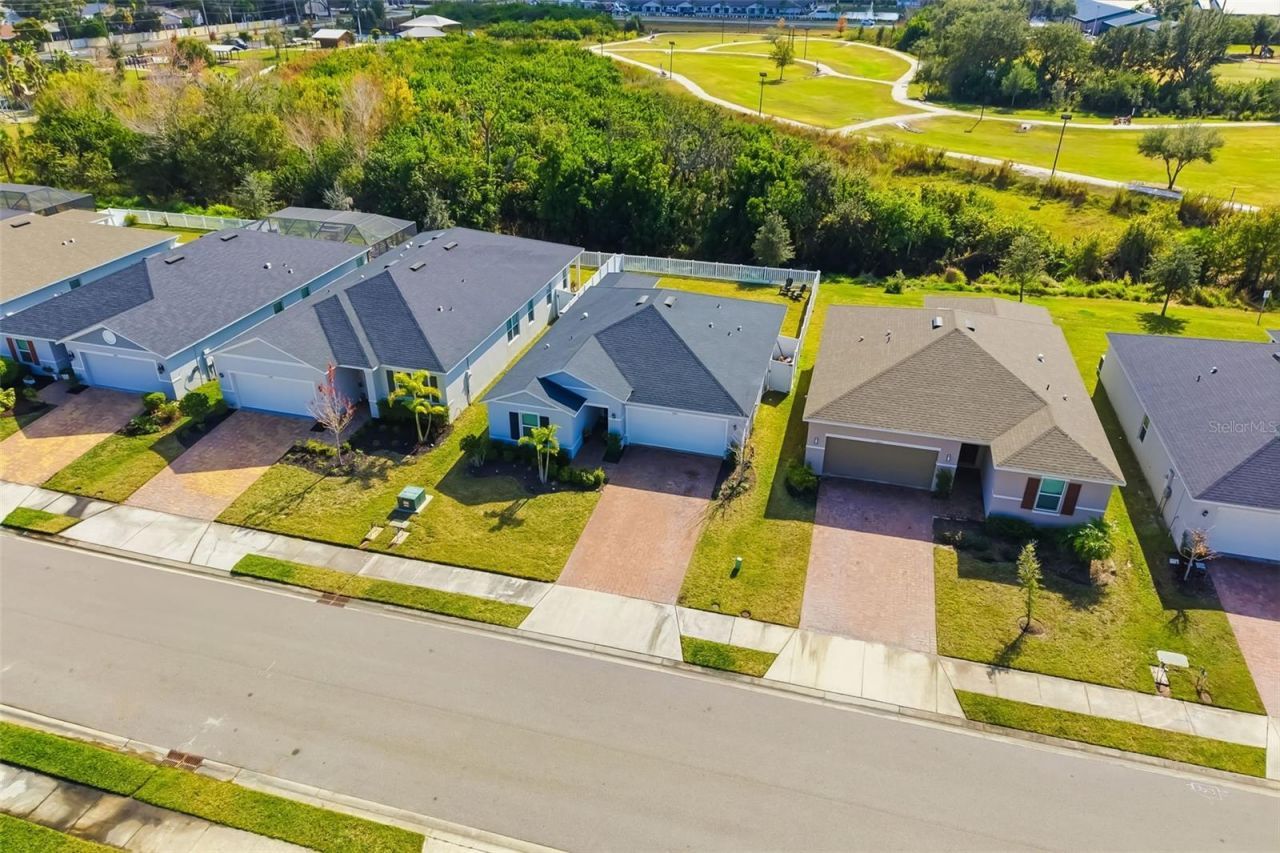 3565 74th Avenue Circle E, Sarasota, FL 34243 Photo