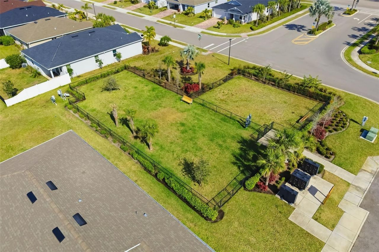 3565 74th Avenue Circle E, Sarasota, FL 34243 Photo