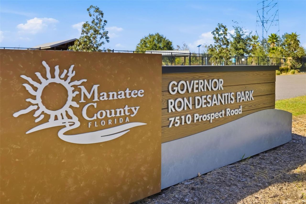 3565 74th Avenue Circle E, Sarasota, FL 34243 Photo