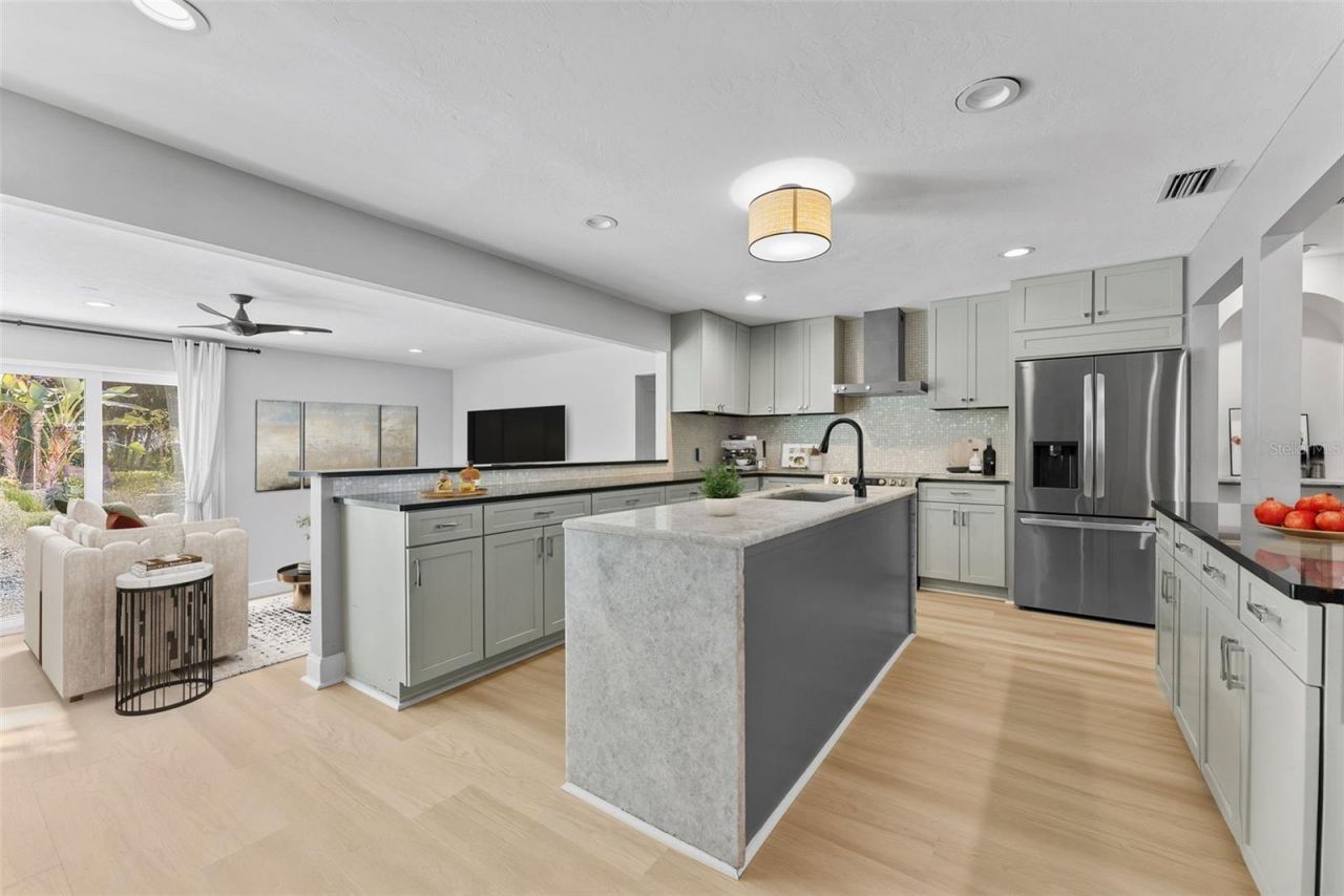 1740 S Orange Avenue, Sarasota, FL 34239 Photo