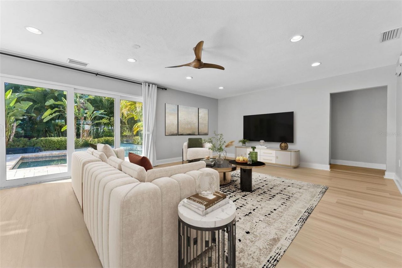 1740 S Orange Avenue, Sarasota, FL 34239 Photo