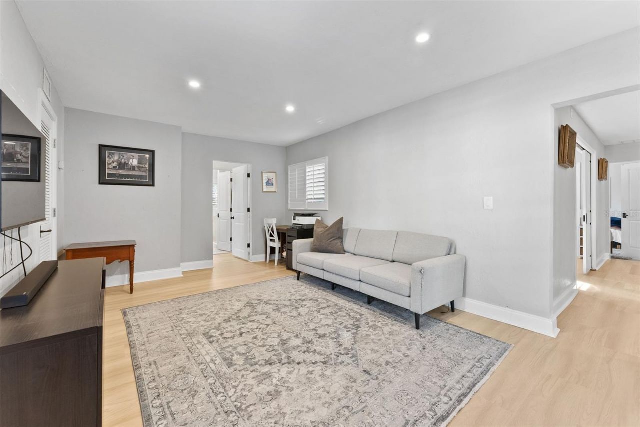 1740 S Orange Avenue, Sarasota, FL 34239 Photo