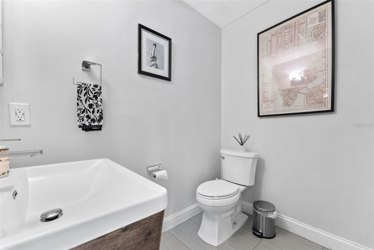 1740 S Orange Avenue, Sarasota, FL 34239 Photo