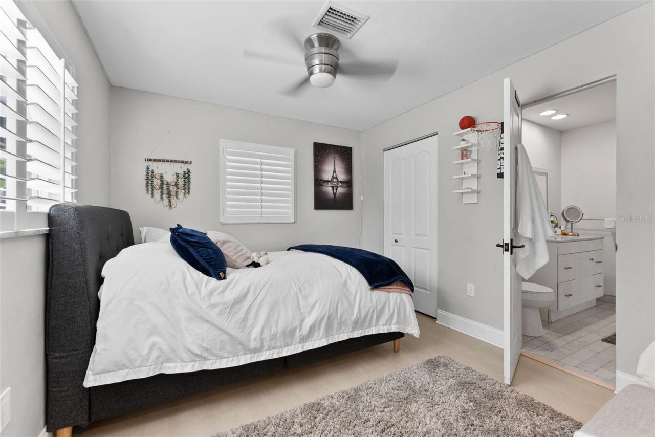 1740 S Orange Avenue, Sarasota, FL 34239 Photo