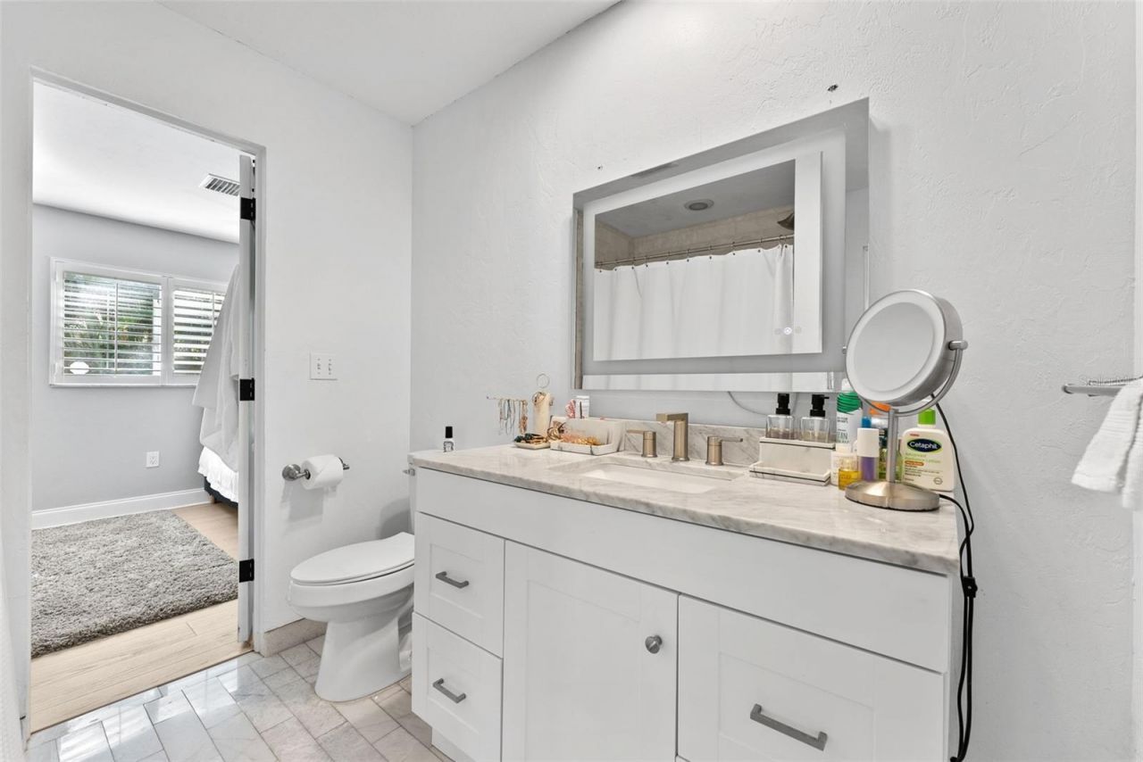 1740 S Orange Avenue, Sarasota, FL 34239 Photo