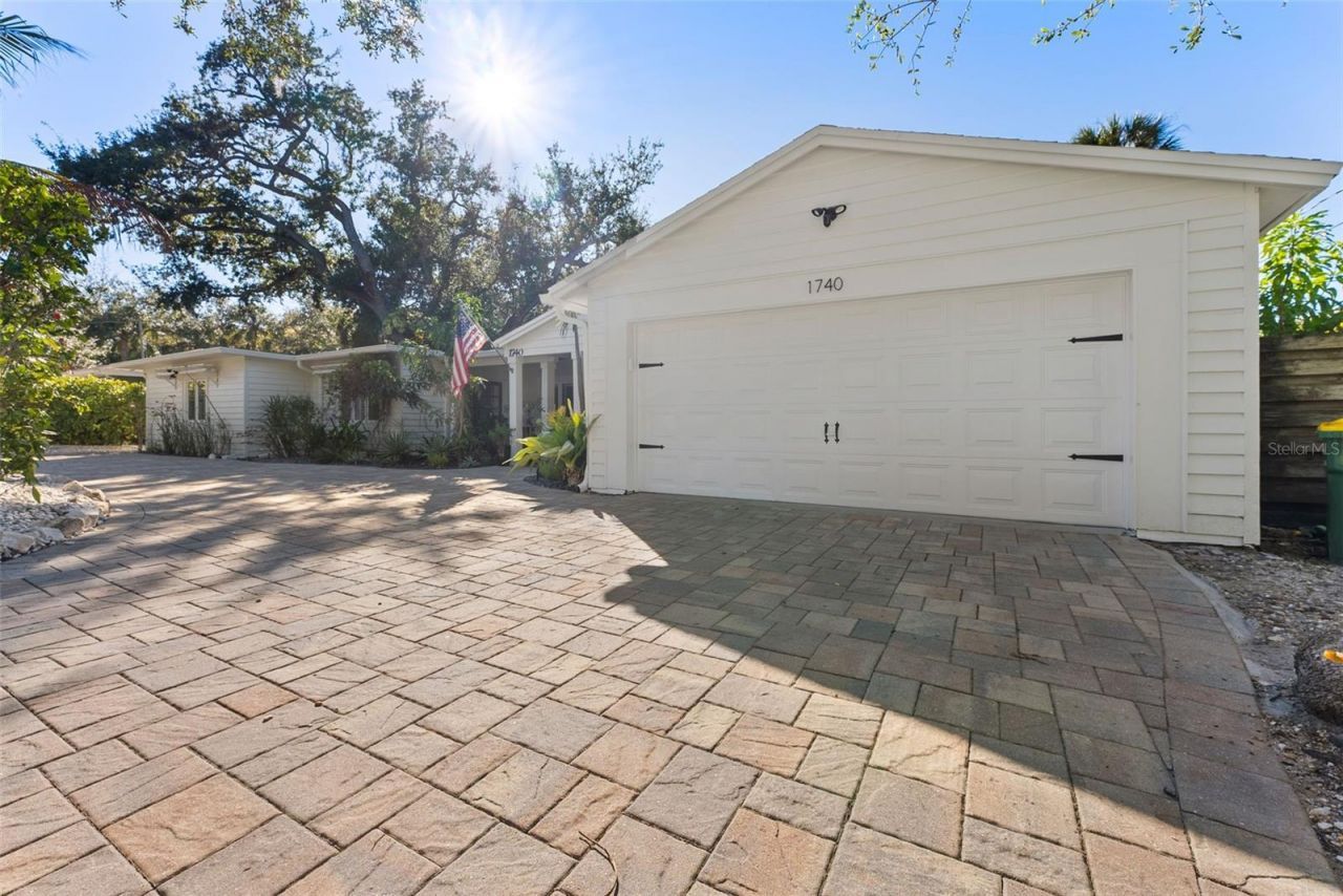 1740 S Orange Avenue, Sarasota, FL 34239 Photo