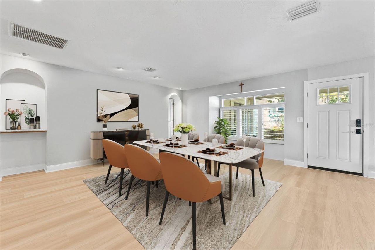 1740 S Orange Avenue, Sarasota, FL 34239 Photo