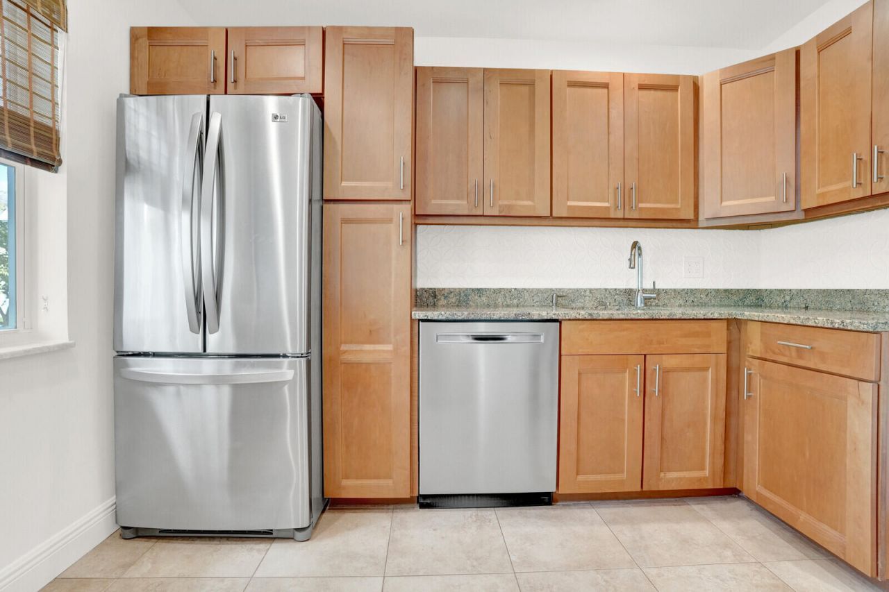 32 Colonial Club Drive, Unit 203, Boynton Beach, FL 33435 Photo