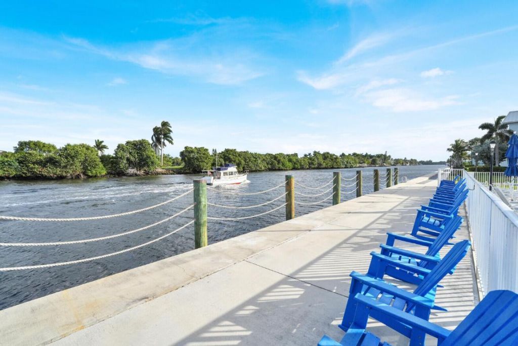 32 Colonial Club Drive, Unit 203, Boynton Beach, FL 33435 Photo