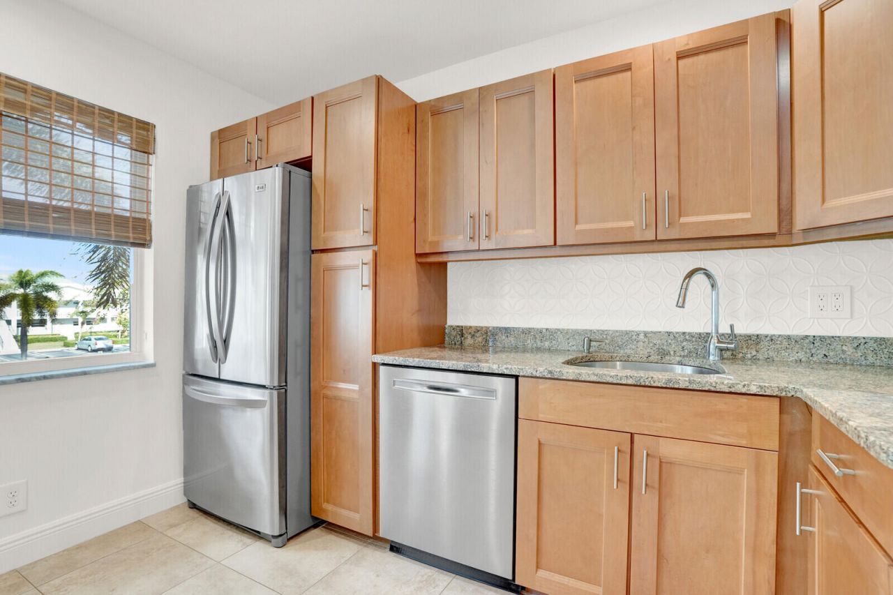 32 Colonial Club Drive, Unit 203, Boynton Beach, FL 33435 Photo