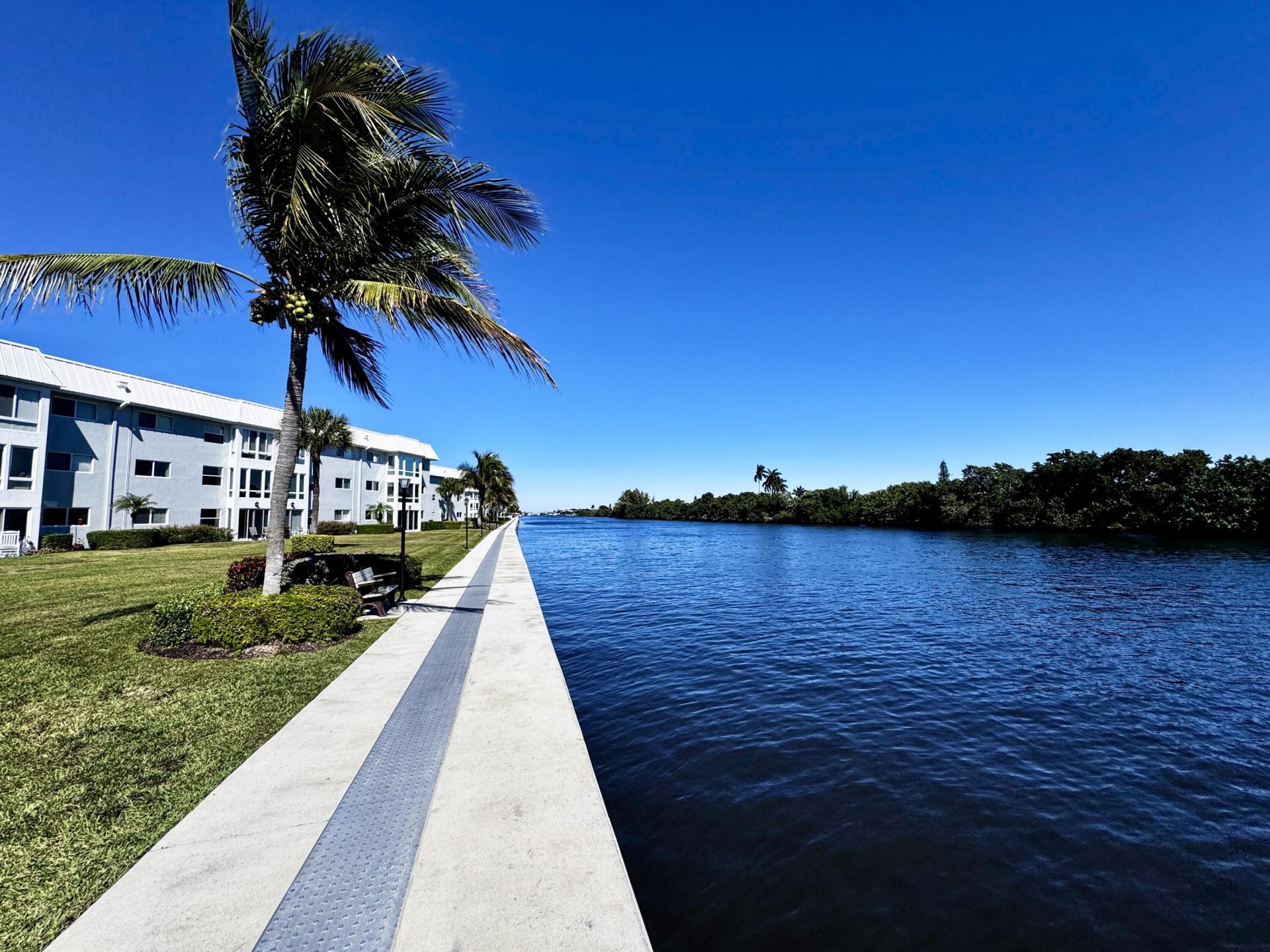 32 Colonial Club Drive, Unit 203, Boynton Beach, FL 33435 Photo