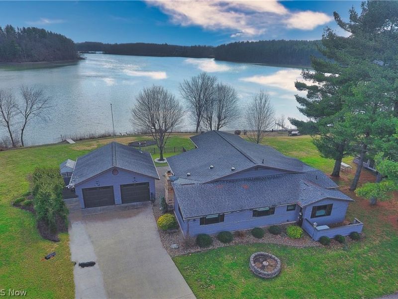 1251 Arrowhead Drive SW, Dellroy, OH 44620 Photo 1