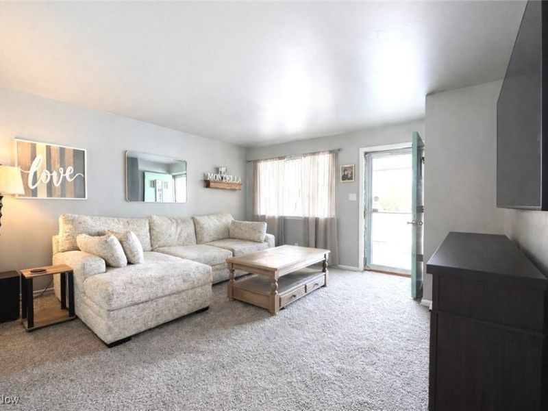 629 Hyatt Avenue, Campbell, OH 44405 Photo 2