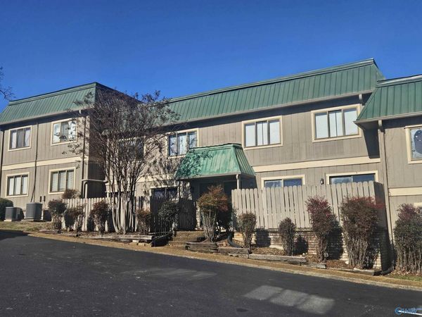 2225 Golf Road, Unit 101, Huntsville, AL 35802