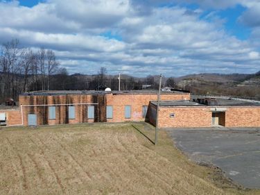 717 Liberty Road, West Liberty, KY 41472