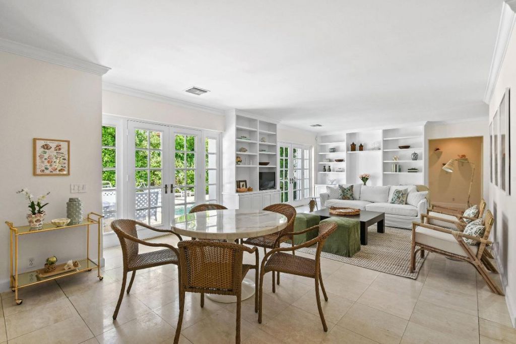 117 Via Vizcaya, Palm Beach, FL 33480 Photo