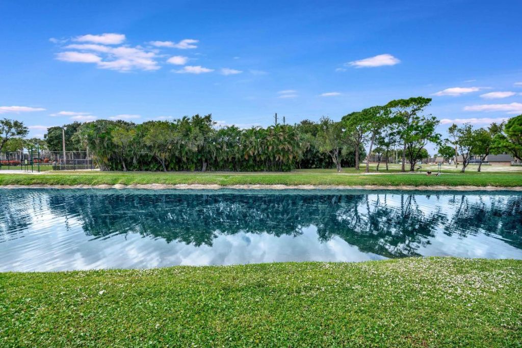 148 Heritage Way, West Palm Beach, FL 33407 Photo