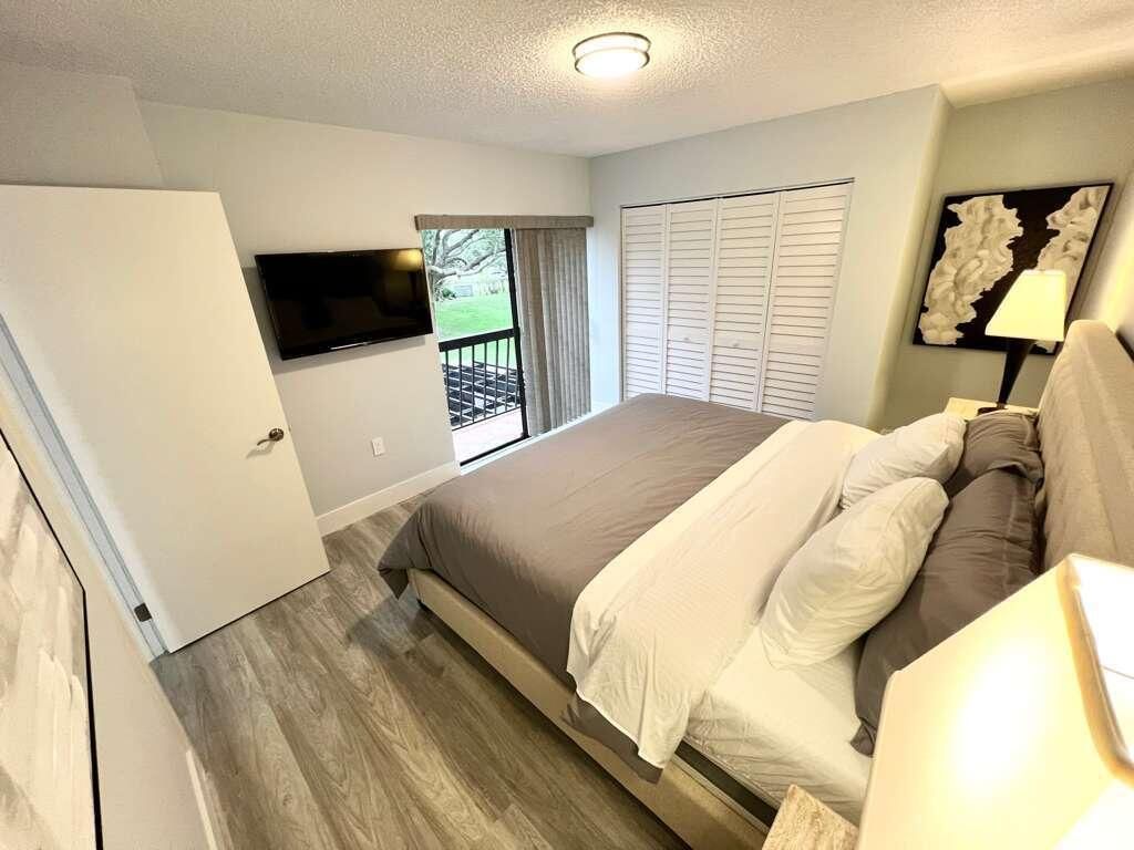 118 1st Terrace, Palm Beach Gardens, FL 33418 Photo