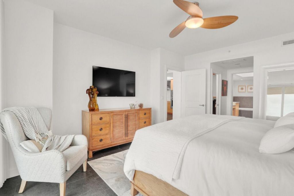 1 N Ocean Boulevard, Unit 812, Pompano Beach, FL 33062 Photo