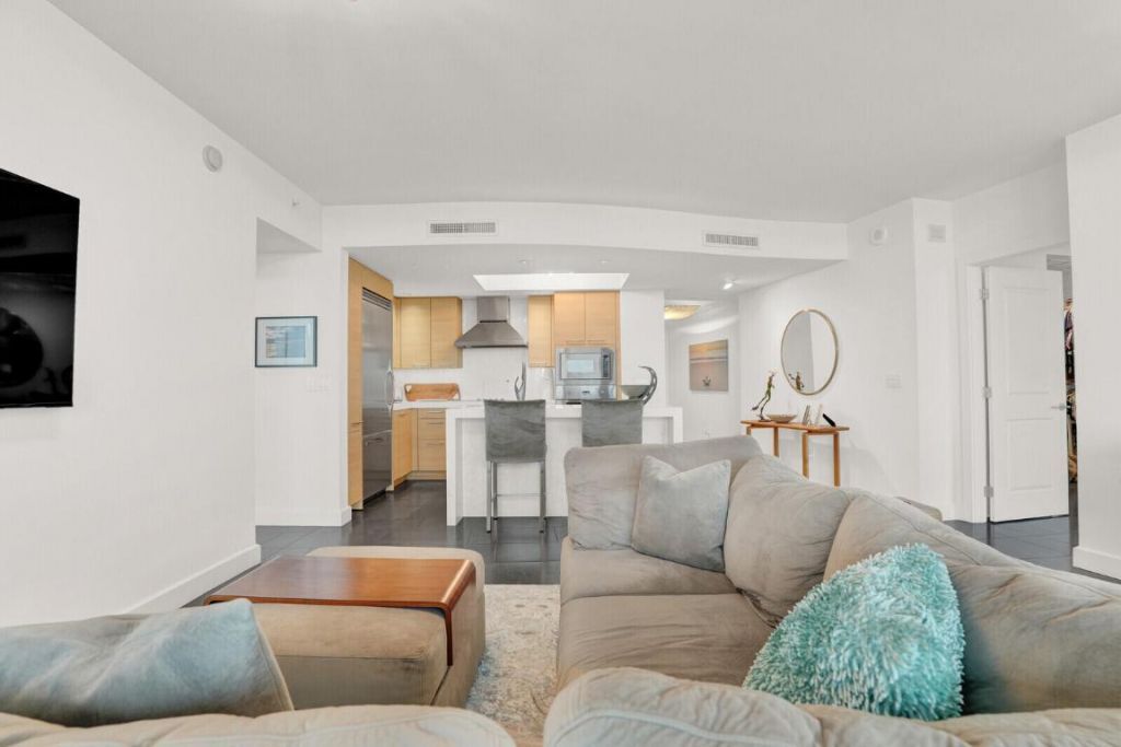 1 N Ocean Boulevard, Unit 812, Pompano Beach, FL 33062 Photo