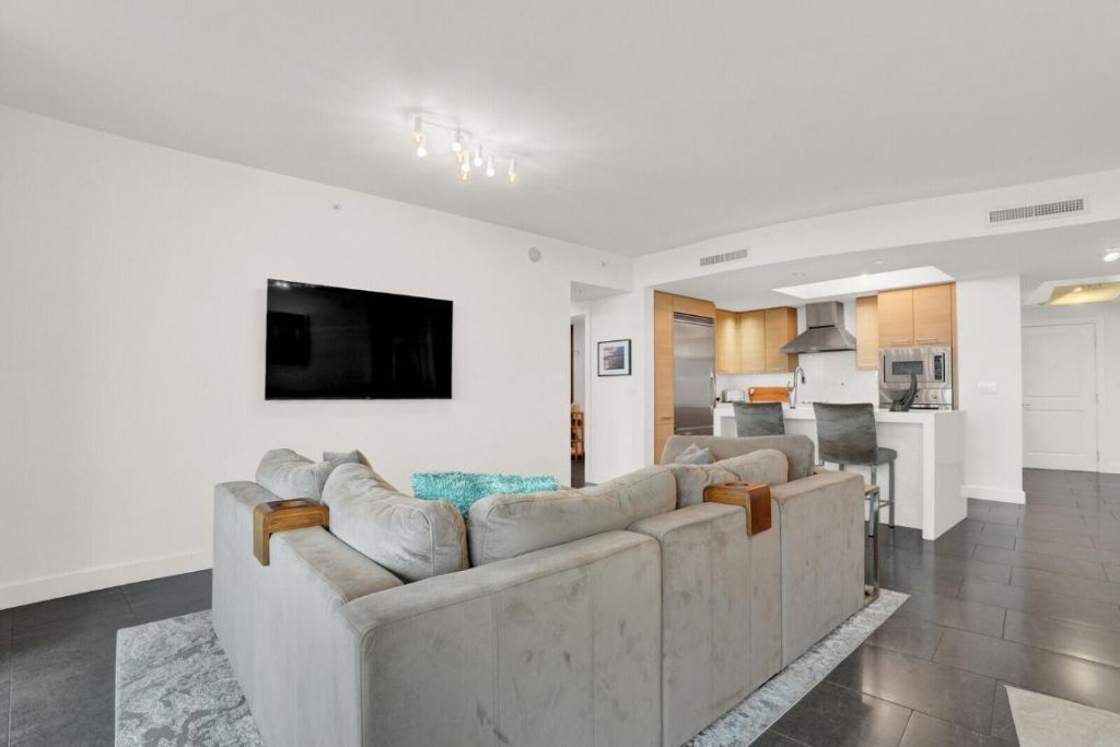 1 N Ocean Boulevard, Unit 812, Pompano Beach, FL 33062 Photo